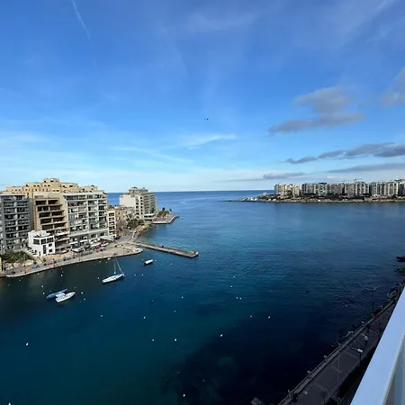 Giuliani Seafront Penthouse 15 * Saint Julian's