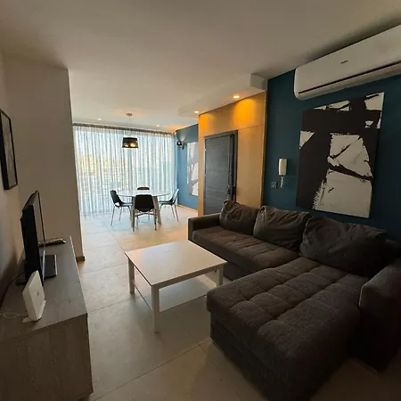 Giuliani Seafront Penthouse 15 * Saint Julian's