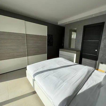 דירה Giuliani Seafront Penthouse 15 Saint Julian's