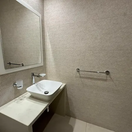 Giuliani Seafront Penthouse 15