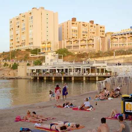 Giuliani Seafront Penthouse 15 *