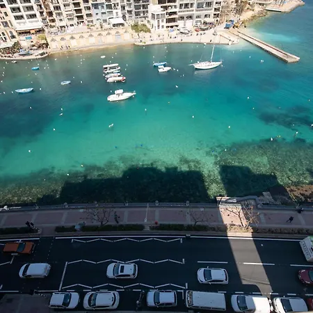 Διαμέρισμα Giuliani Seafront Penthouse 15 *