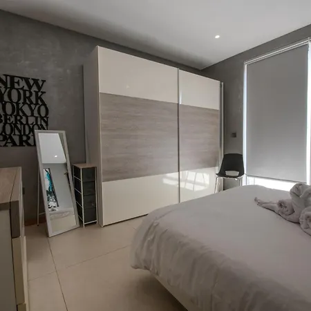 Appartement Giuliani Seafront Penthouse 15 *