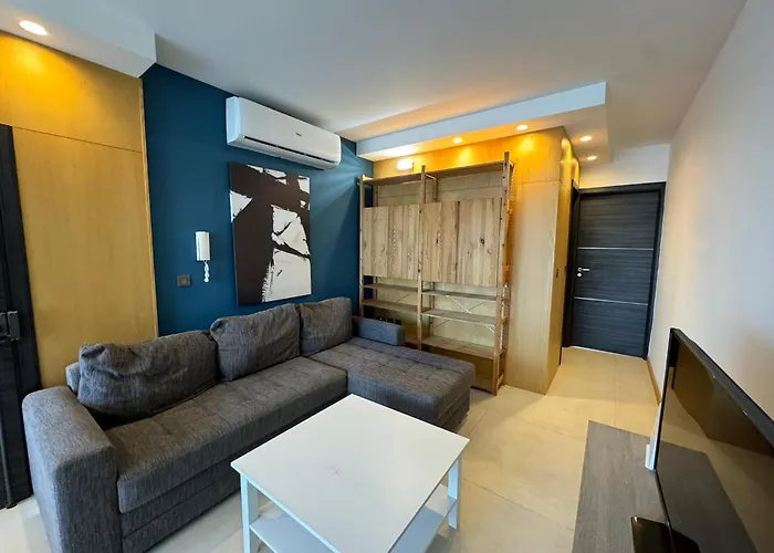 Giuliani Seafront Penthouse 15 דירה