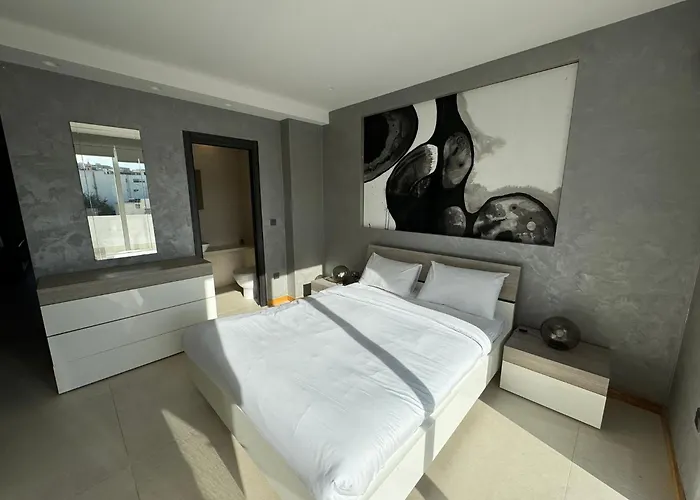 Giuliani Seafront Penthouse 15 * Saint Julian's