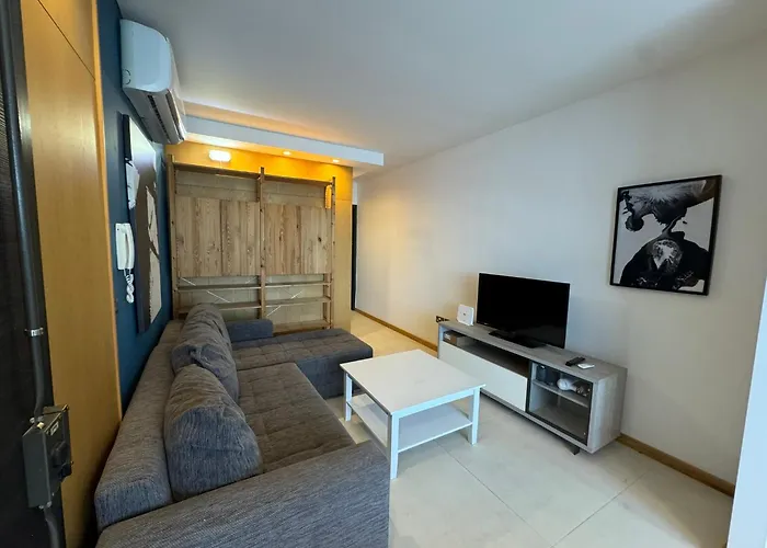 Giuliani Seafront Penthouse 15