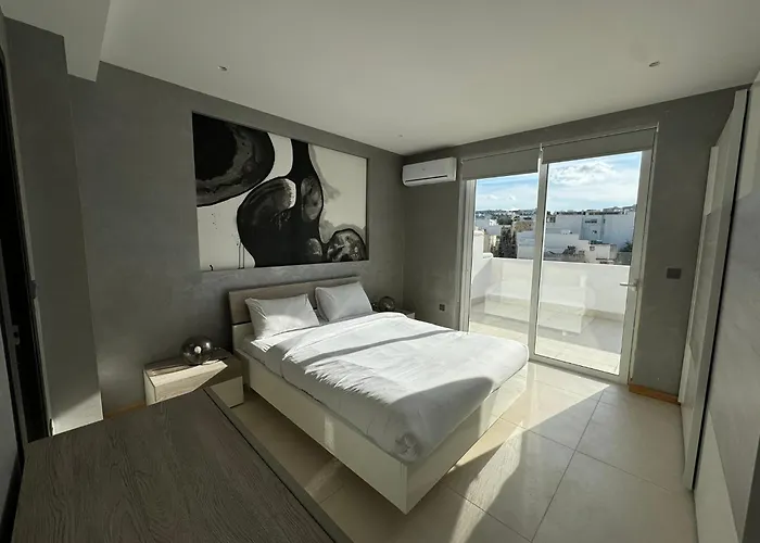 Apartment Giuliani Seafront Penthouse 15 San Ġiljan