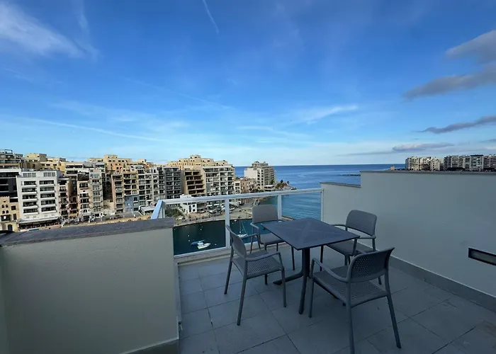 Giuliani Seafront Penthouse 15 *