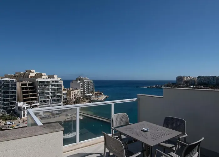 Giuliani Seafront Penthouse 15 Appartamento *